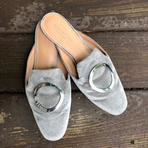 Halston Heritage Size 8 Grey Mule